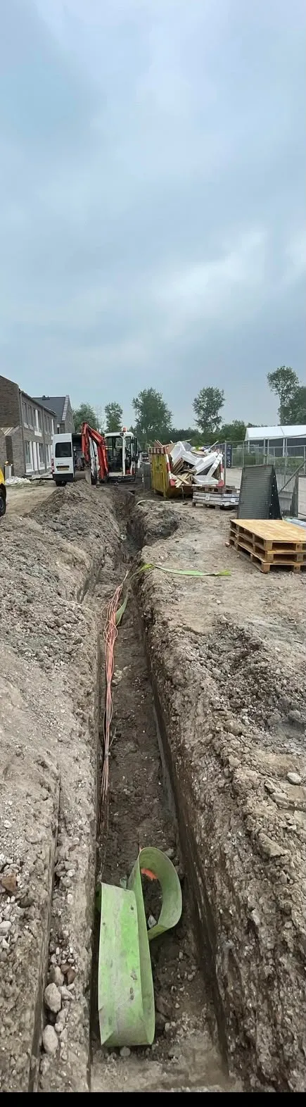 Kabelsleuf gezien vanaf straatniveau